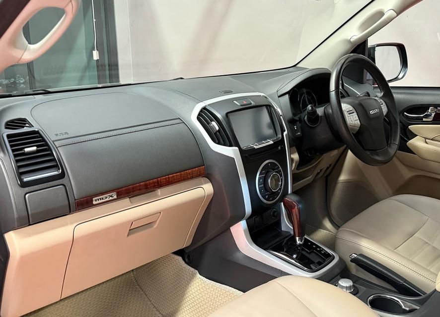 2018 ISUZU MUX 3.0 4WD รุ่น TOP สุด รถสภาพสมบูรณ์พร้อมใช้งาน รถวิ่งน้อย เข้าศูนย์ทุกระยะ ไม่เคยมีอุบัติเหตุครับ 9
