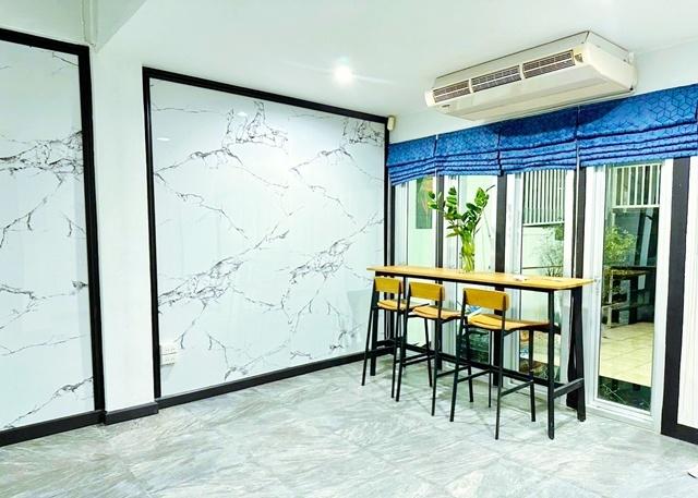 เอ็มควอเทียร์ 1 กม. 200 ตร.ม. 17 ตร.ว. ใกล้ BTS ทองหล่อ 700 ม. ทาวน์โฮม 3 ชั้น 3 นอน 4 น้ำ 4