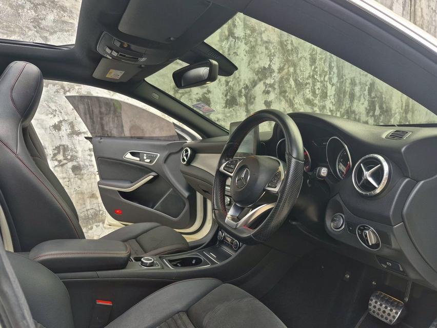 Mercedes-Benz CLA250 AMG 7