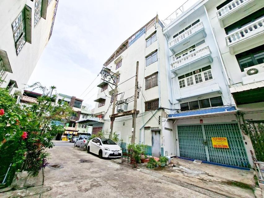 ขายอาคารพาณิชย์ 4 ชั้น ซอยจันทน์18/7 แยก4 เซนต์หลุยส์ สาทร 2