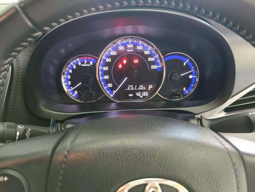 Toyota Yaris Ativ sport 2022 สีขาว รูปที่ 16