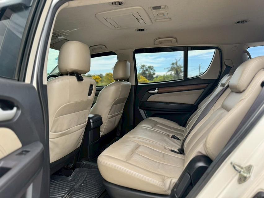 ISUZU MUX Y 14 Wagon 4dr 7st Auto 5sp RWD 2.5DCT(VGS,DVD) สีขาว ออโต้  19