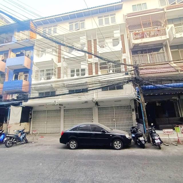 รถไฟฟ้า ทางด่วนหลัก 2 สาย สถานีรถไฟฟ้า MRT พระราม9 80ม. Central Rama 9 90 ม. ให้เช่าอาคารพาณิชย์ 3 คูหา 69ตร.ว. 4 ชั้น 3 1