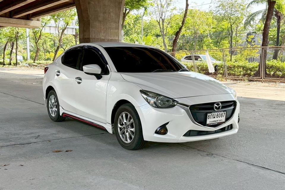 Mazda 2 1.3 SkyActiv High Sedan AT ปี 2015 รถสวยไมล์น้อย 97,xxx km.