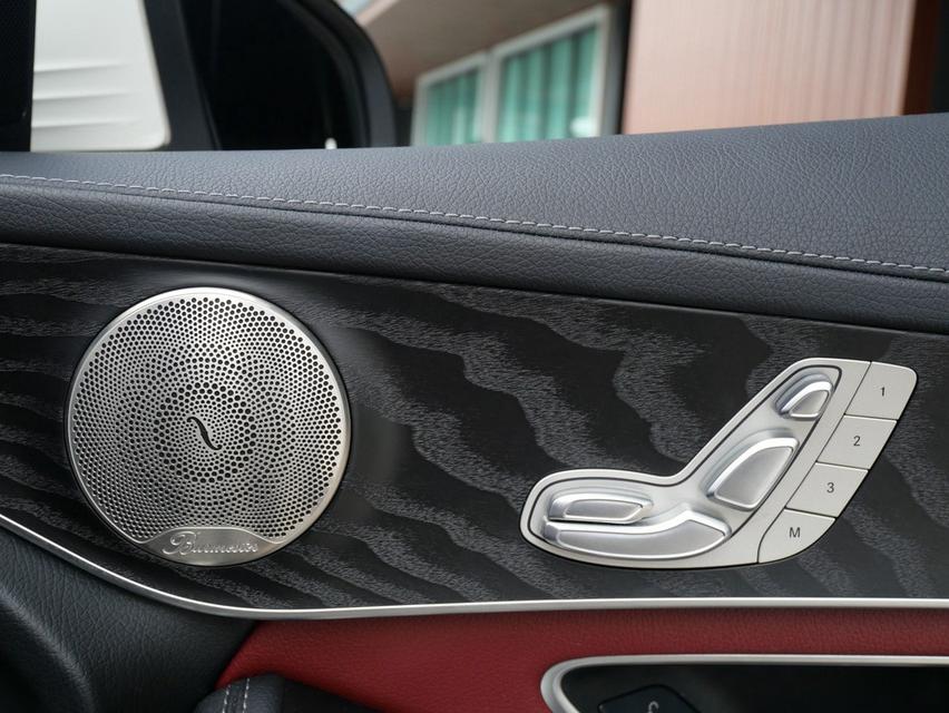 Benz GLC300e Coupe AMG 2021 สีขาว รถออกปี21 แท้ รถมือเดียว หลังคาแก้ว รูปที่ 12