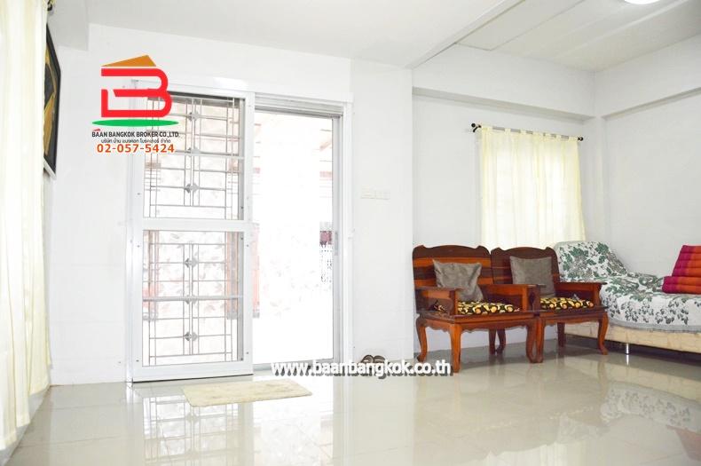 ทาวน์เฮาส์ หลังริม หมู่บ้าน ลานมณี ซอยสายไหม 55 เนื้อที่ 31.4 ตรว. ถนนสายไหม แขวงสายไหม เขตสายไหม กรุงเทพฯ 4