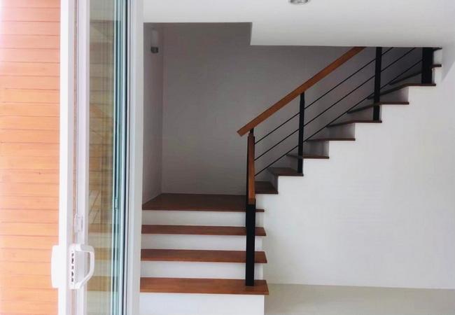 ขายทาวน์เฮ้าส์ หมู่บ้านมายด์ ฮอฟฟ์ ร่มเกล้า-สุวรรณภูมิ เนื้อที่ 22.8 ตร.ว. 3 ชั้น 3 นอน 3 น้ำ 5