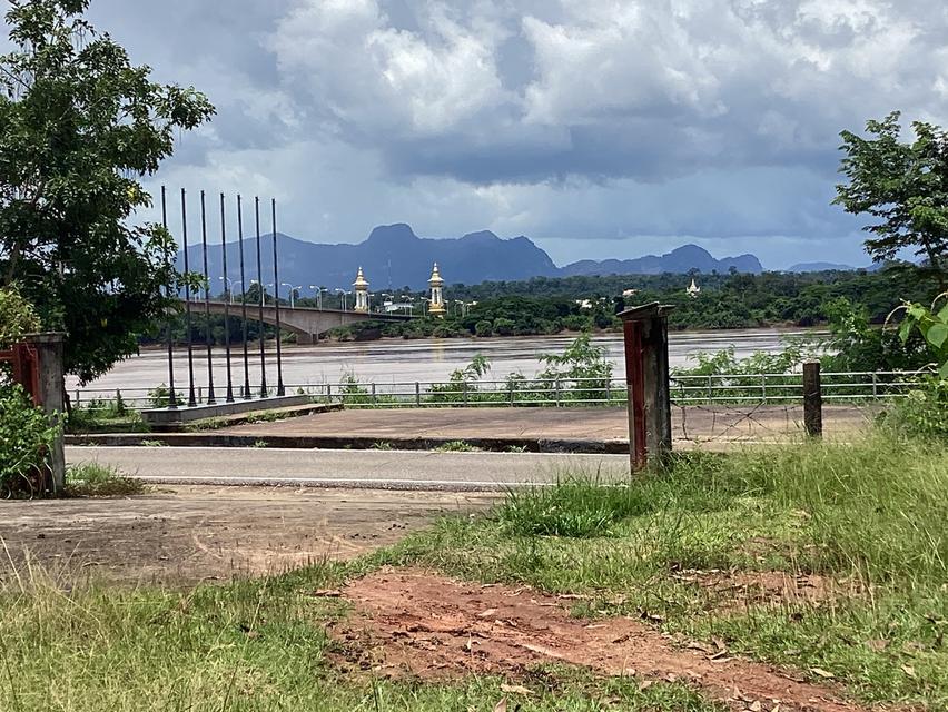 ให้เช่าที่ดืน13ไร่ใกล้สะพาน3ติดถนนเรียบโขงนครพนม 11