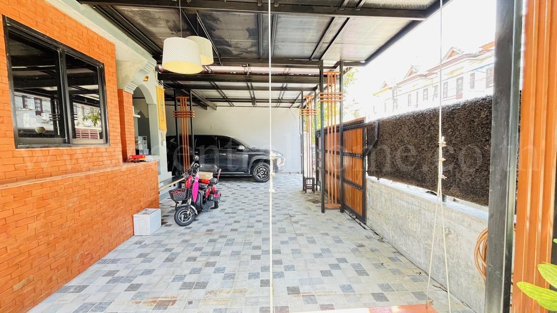 บ้านเดี่ยว หมู่บ้าน พุดตาน ซอย เพชรเกษม 81 รีโนเวทใหม่ ราคาถูก