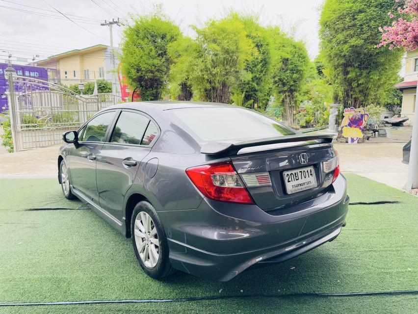 Honda CIVIC 1.8 FB E  11