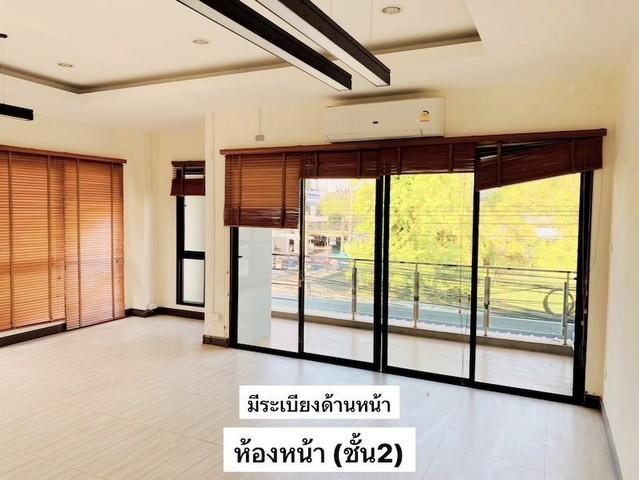 ให้เช่าทาวน์โฮม 3 ชั้น หัวมุม 4 ห้องนอน ซอยรามอินทรา 19 แยก 18 ใกล้รถไฟฟ้าสีชมพู 2