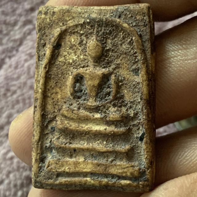 สมเด็จเนื้อเก่าแก่ ไม่ทราบที่