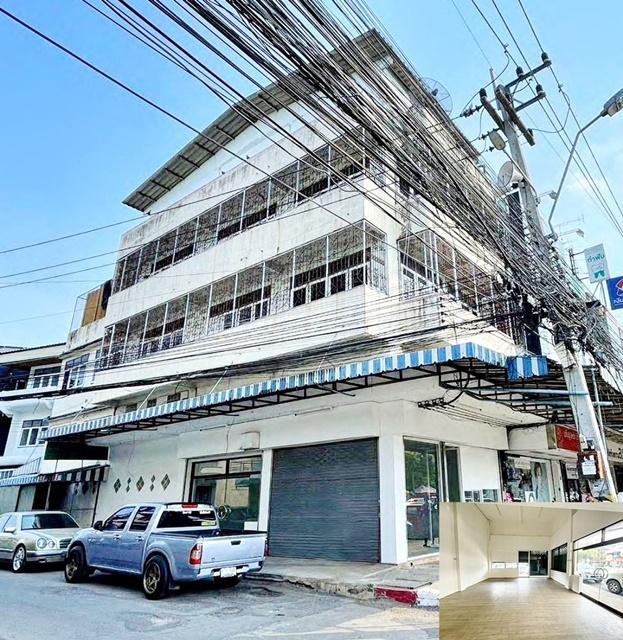 รูป หัวมุม โรงพยาบาล โลตัส ราชบุรี ให้เช่าอาคารพาณิชย์ 4 ชั้น 28ตรว.
