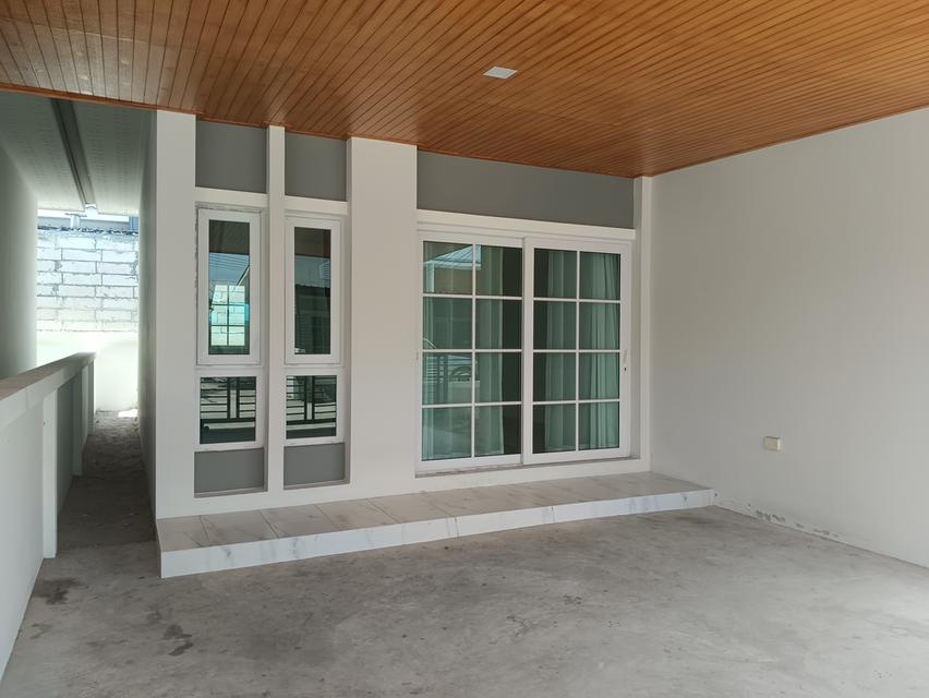 บ้านเช่าสไตล์โมเดิร์น ใกล้ ม.อีเทค 4