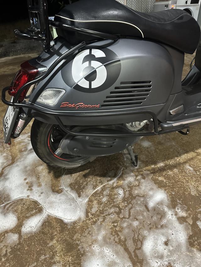 ขาย รุ่น Vespa Sei Giorni II Edition 300 HPE