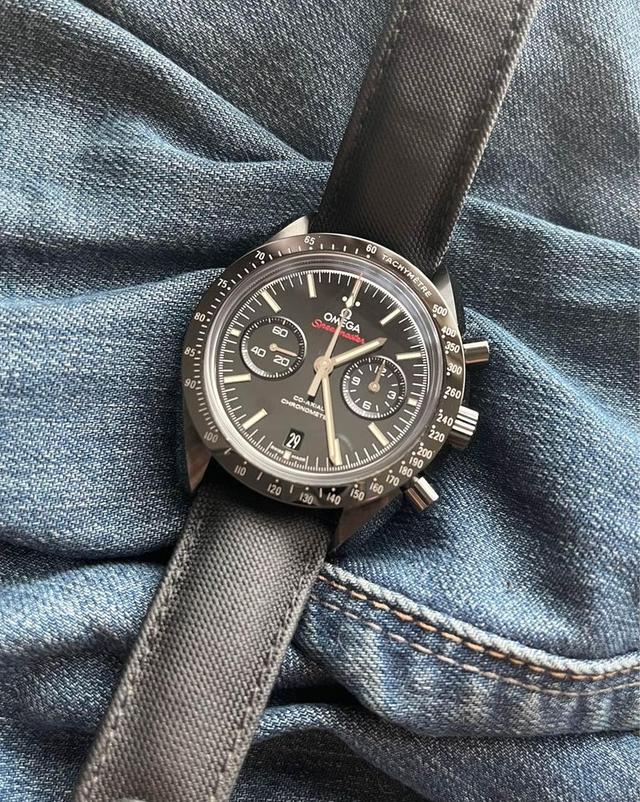 Omega speedmaster Dark side of the moon 1