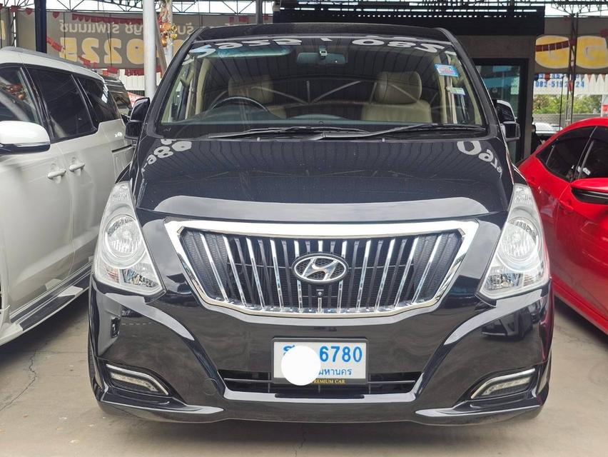 เข้าใหม่#Hyundai #H1 deluxe Top ปี 2018 จด 2019 สีดำ ดีเซล 11 ที่นั่งรถศูนย์ฮุนได ไมล์แท้เพียง 149,xxx km.