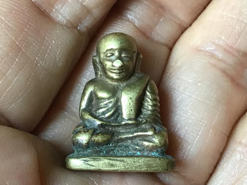 รูปหล่อหลวงพ่อเงิน วัดบางคลาน