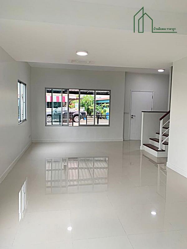 ทาวน์เฮาส์ 2 ชั้น  หลังมุม หมู่บ้านเดอะคอนเน็ค 22 ( มีนบุรี-รามอินทรา ) ถนนสุวินทวงศ์  4