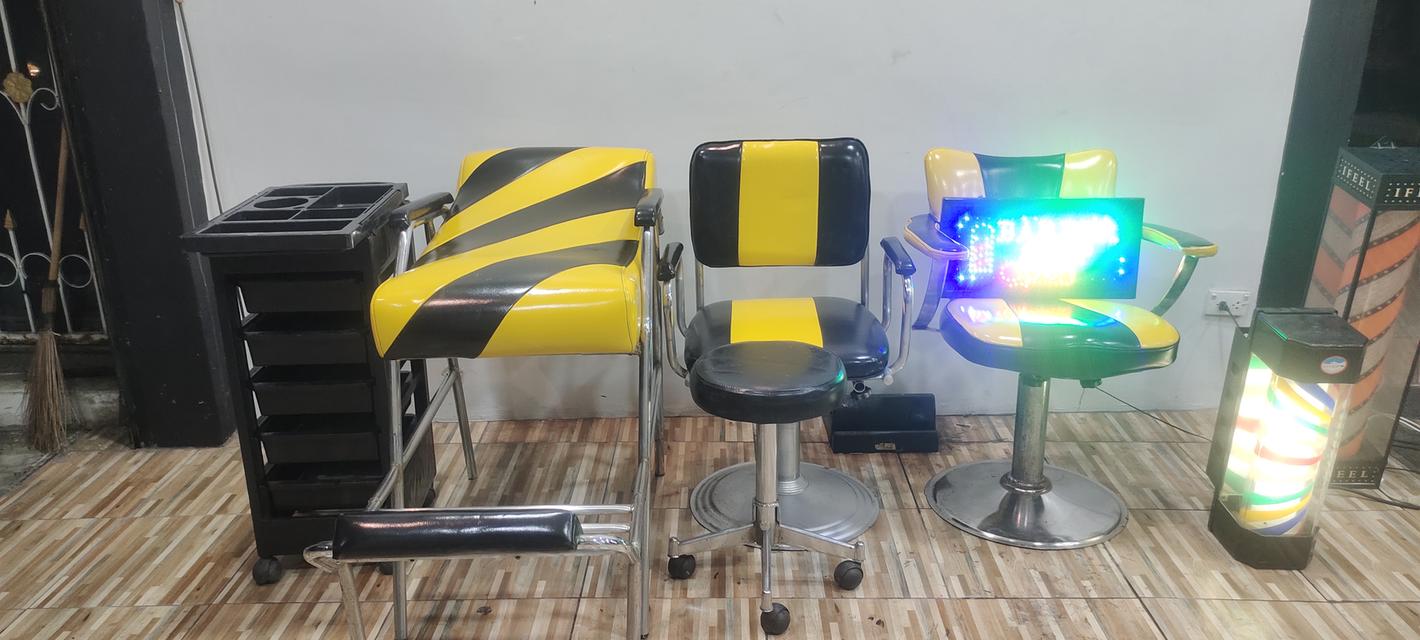 เตียงสระพร้อมเก้าอี้ไฟหมุน