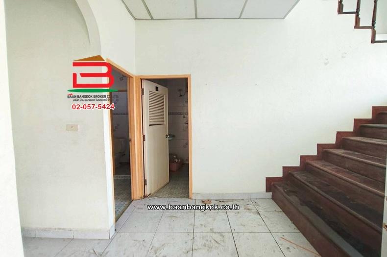 ที่ดินพร้อมสิ่งปลูกสร้าง เนื้อที่ 400 ตร.ว. ซอยนวลจันทร์ 56 ใกล้วัดนวลจันทร์ ถนนนวมินทร์ แขวงคลองกุ่ม เขตบึงกุ่ม 6