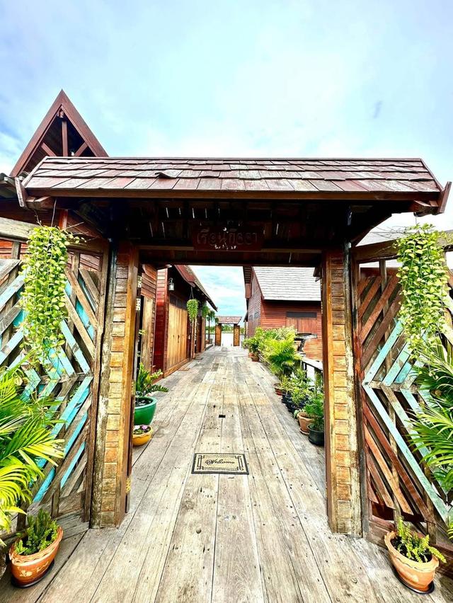 ขายบ้านพร้อมที่ดิน luxury house ติดแม่น้ำเจ้าพระยาที่ดินประมาณ 1ไร่ บ้านไม้ 2หลัง 6ห้องนอน 6ห้องน้ำ จังหวัดปทุมธานี ใกล้ บริษัทเสริมสุข 7