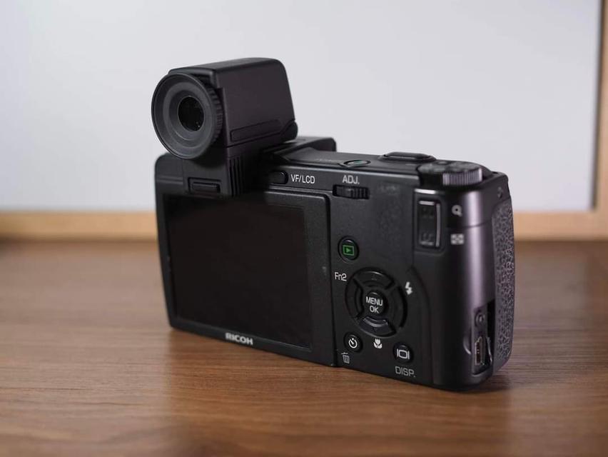 ส่งต่อกล้อง Ricoh GX200 5