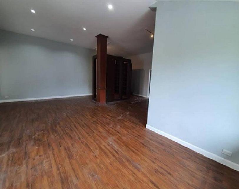 ให้เช่าอาคาร / Home Office 4.5 ชั้น ย่านทาวน์อินทาวน์ ถนนศรีวรา / หลังใหญ่ 122 ตารางวา / แอร์ 7 เครื่อง / จอดรถ 7 คัน 3