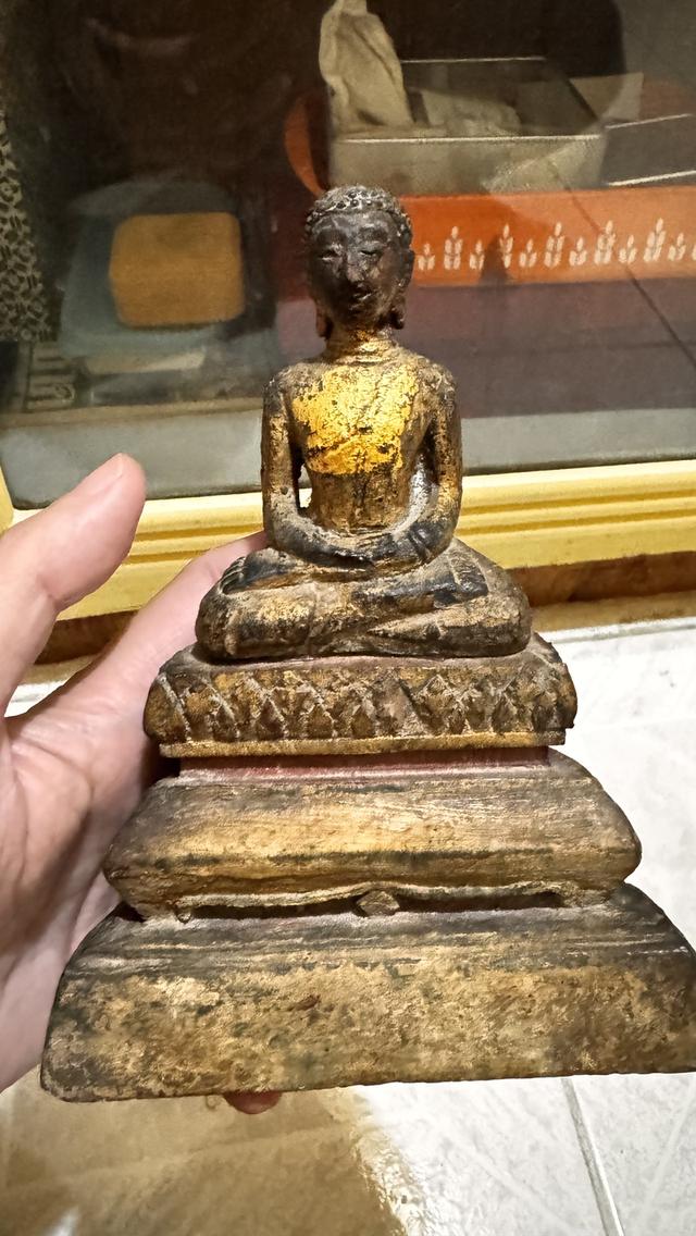 พระพุทธรูปไม้แกะสลักโบราณ ยุคอยุธยาตอนปลาย