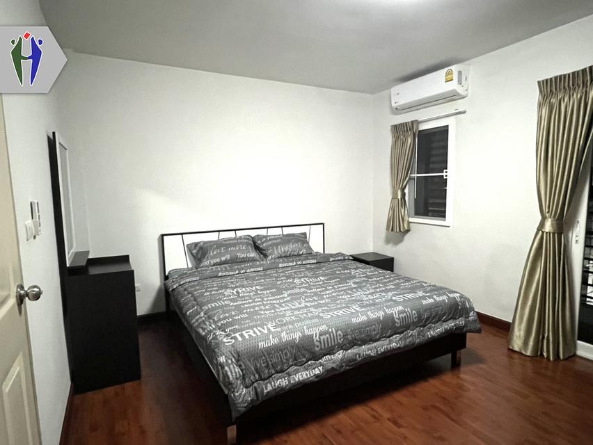 ให้เช่า เดอะ กรีน ลีฟวิ่ง คอนโด 10,000 บาท •	ขนาด 50 ตารางเมตร •	1ห้องนอน 1ห้องน้ำ ห้องนั่งเล่น •	โซฟา, ทีวี,เครื่องปรับอากาศ •	ระเบียง •	สระว่ายน้ำแล 12