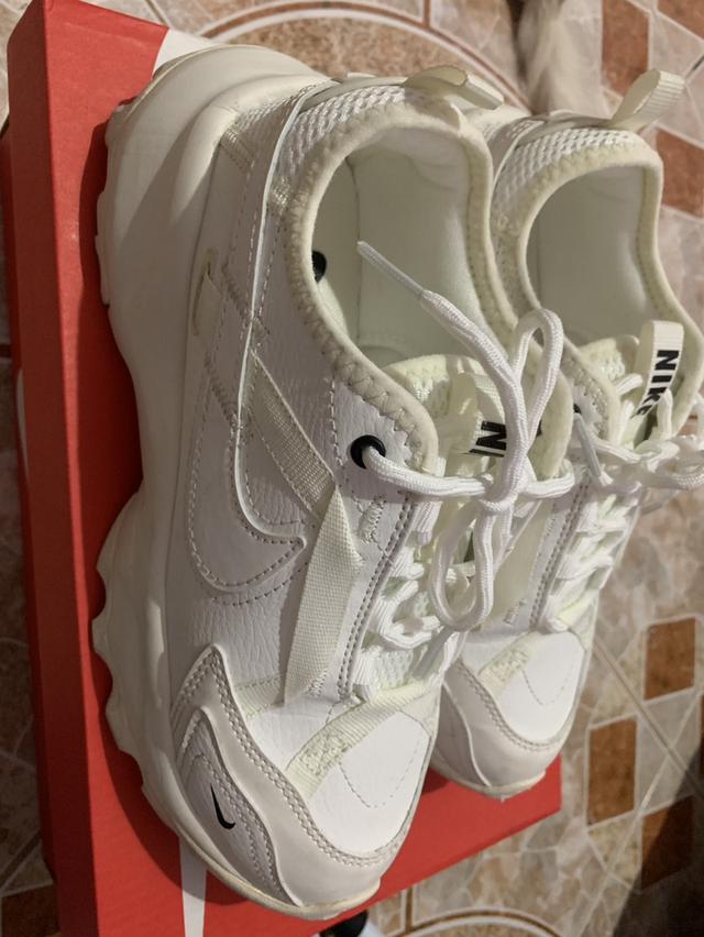 รองเท้า Nike TC9700 Summit White