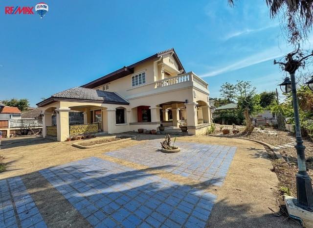 บ้านเดี่ยวหรู ลดาวัลย์ ปิ่นเกล้า-บรมราชชนนี ที่ดินแปลงใหญ่ 363 ตร.วา หลังมุม พร้อมเรือนรับรอง โครงการติดถนนบรมราชชนนี 4