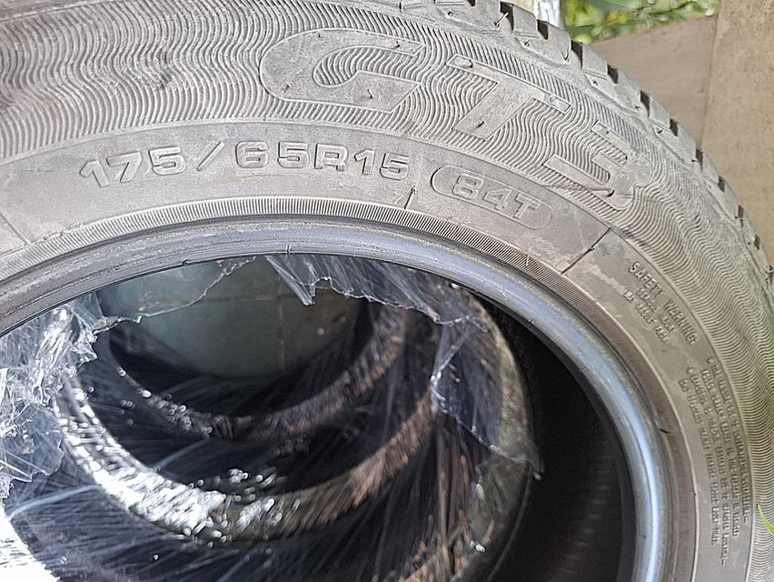 ยางรถยนต์ 175/65R15 ยางยังดีพร้อมใช้  2