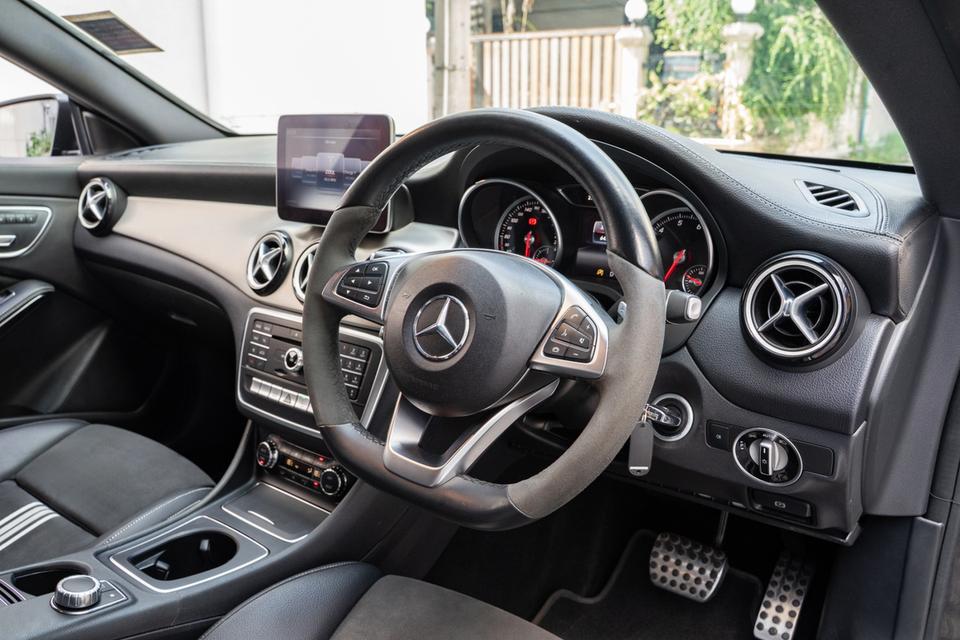 2019 Benz CLA250 AMG " White Art Edition " รูปที่ 5