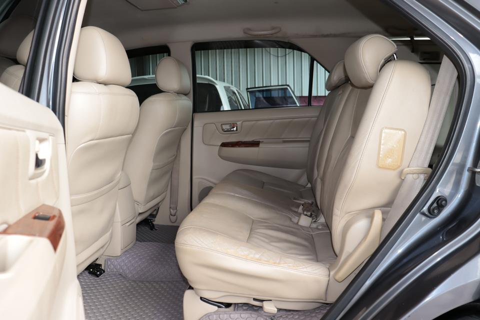 TOYOTA FORTUNER 2.7 V 4WD (LPG) 2005 10