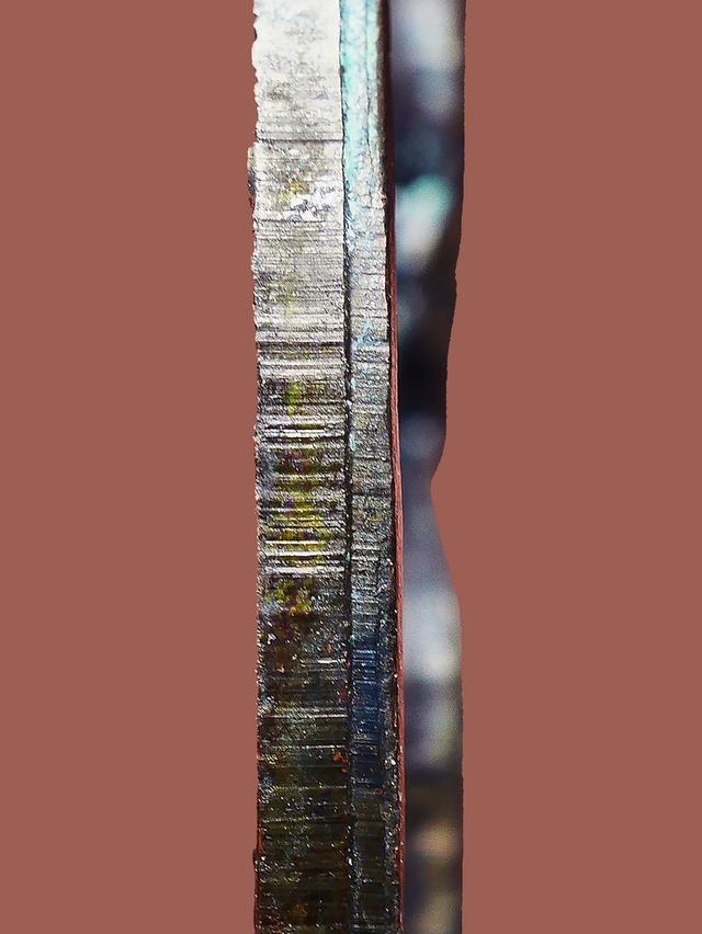 เหรียญหลวงพ่อแดง วัดเขาบันไดอิฐ เนื้อทองแดงรมดำ ปี2513 ตอกโค๊ด (แดง) รุ่น จปร. เดิมๆ