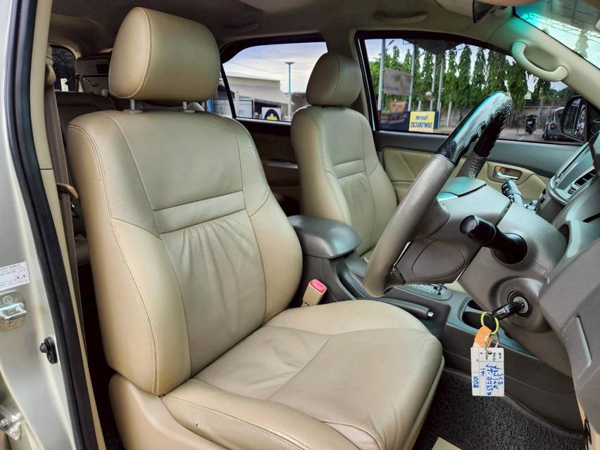 ขาย Toyota Fortuner 2.5V ปี13 11