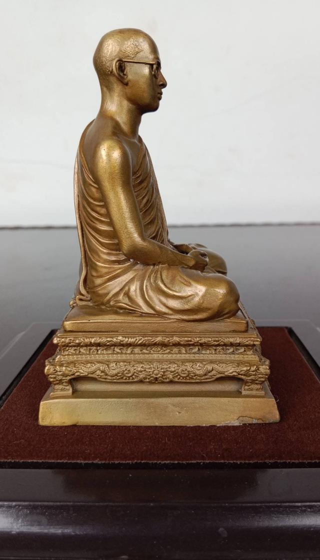 560.พระบรมรูปในหลวงทรงผนวช พลังแผ่นดิน ปี 2554 3