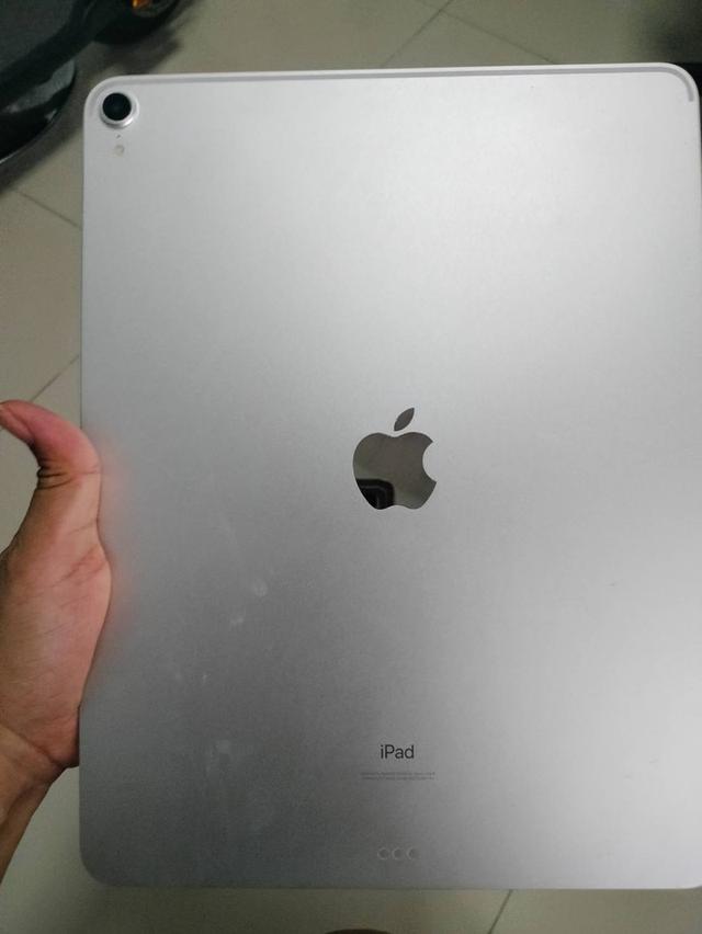IPAD PRO ขนาด 12.9 นิ้ว จอใหญ่ รุ่น3 256GB ไวไฟ ราคา 9,900 บาท ของใช้เอง นัดดูสินค้าได้เมกาบางนา