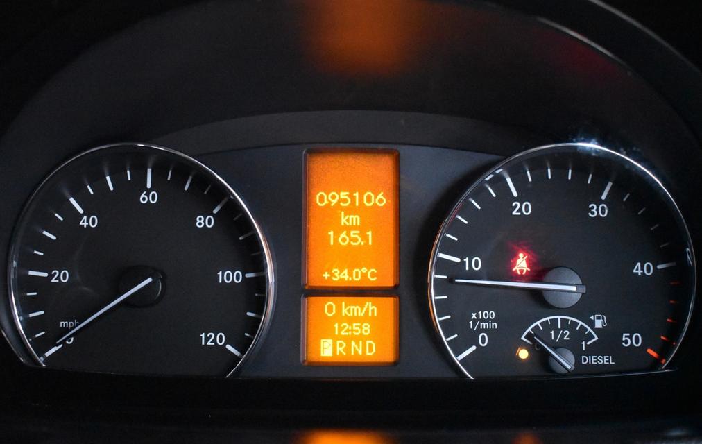 รหัสรถ JRS7158 Mercedes Benz sprinter 316 CDI Premium Edition  ปี17 จด 19 9