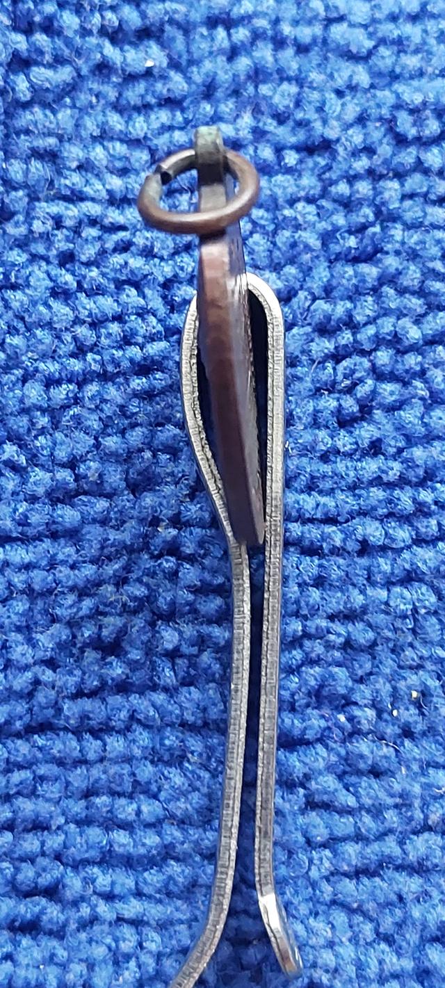 เหรียญหลวงพ่อดำ พิมพ์เม็ดแตงปี2520 รูปที่ 4