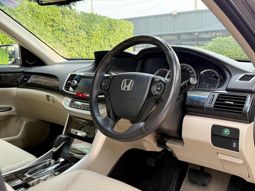 2016 HONDA ACCORD 2.0 EL รถมือเดียวออกป้ายแดง รถวิ่งน้อย เข้าศูนย์ทุกระยะ ไม่เคยมีอุบัติเหตุครับ 10