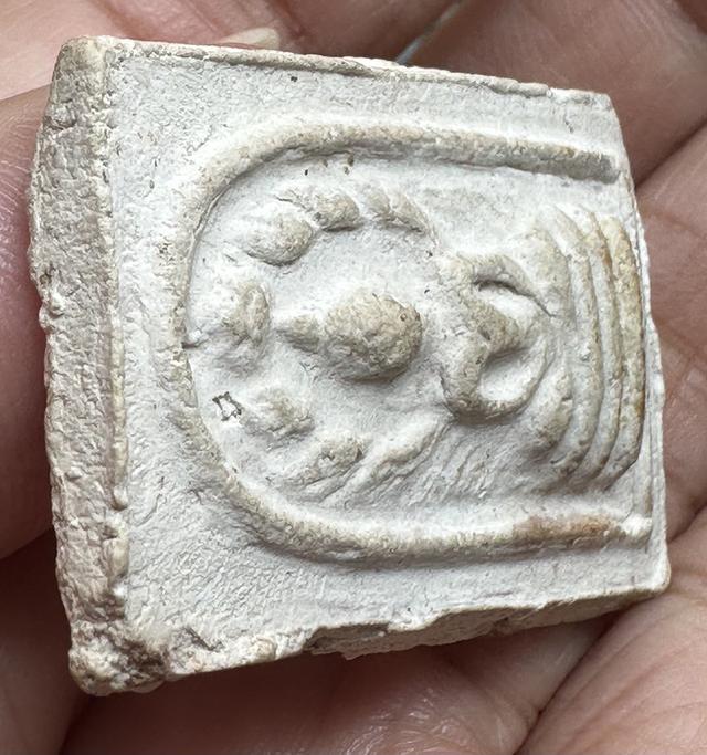 พระผงมงคลมหาลาภ เนื้อผงโสฬสมหาพรหม  แม่ชีบุญเรือน วัดอาวุธ  6