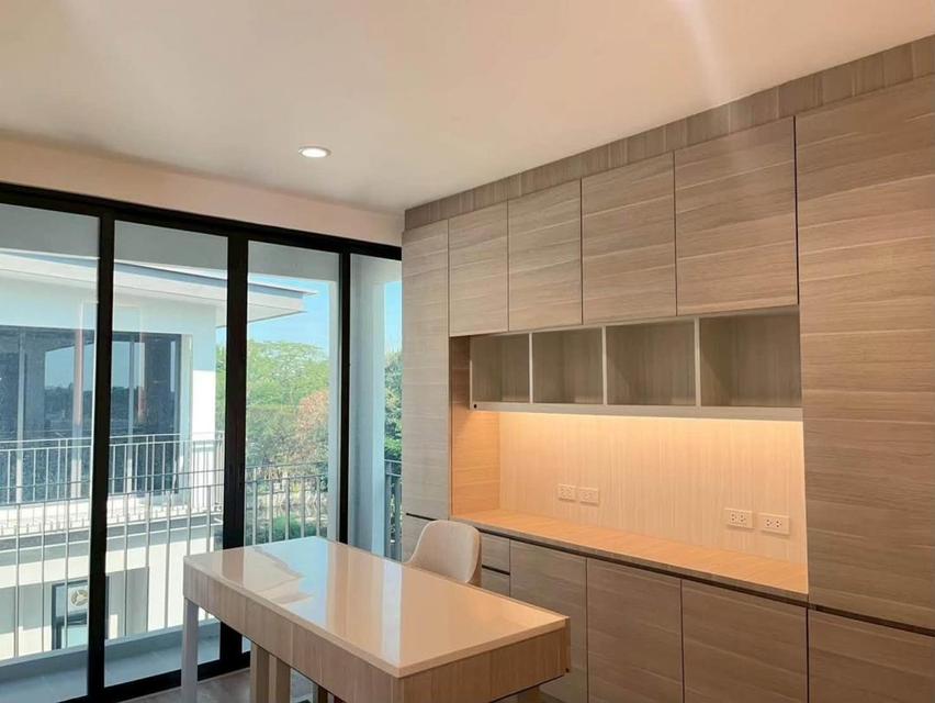 MHS19 ขายบ้านเดี่ยว 3 ชั้น หลังมุม แปลงใหญ่ที่สุดในโครงการ AQ Arbor สวนหลวง ร.9 – พัฒนาการ บ้านใหม่เอี่ยม Built-in Modernform ทั้งหลัง พร้อมเข้าอยู่ 9