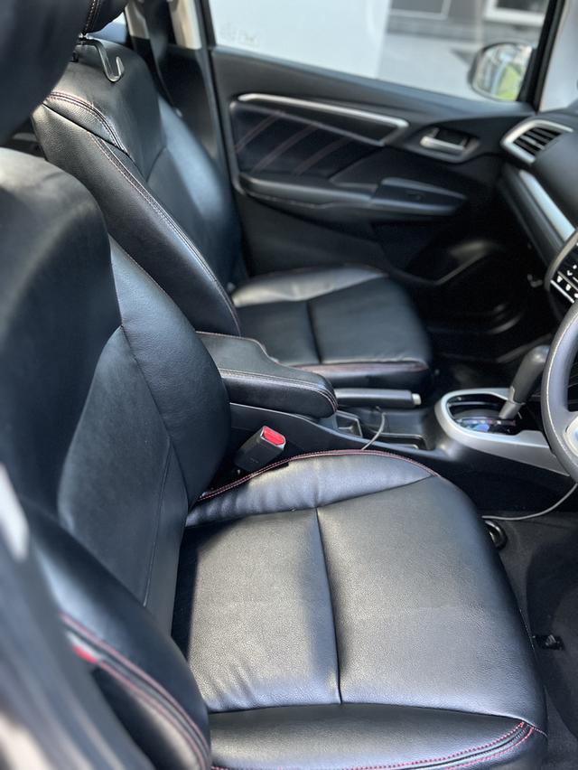 Honda Jazz รองท็อป ปี 2015 15