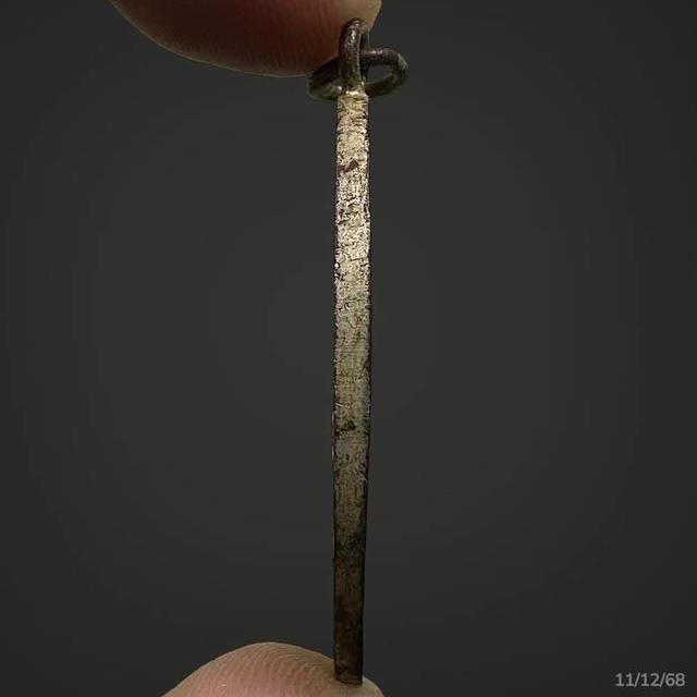 เหรียญหลวงพ่ออี๋ วัดสัตหีบ ปี2473 3