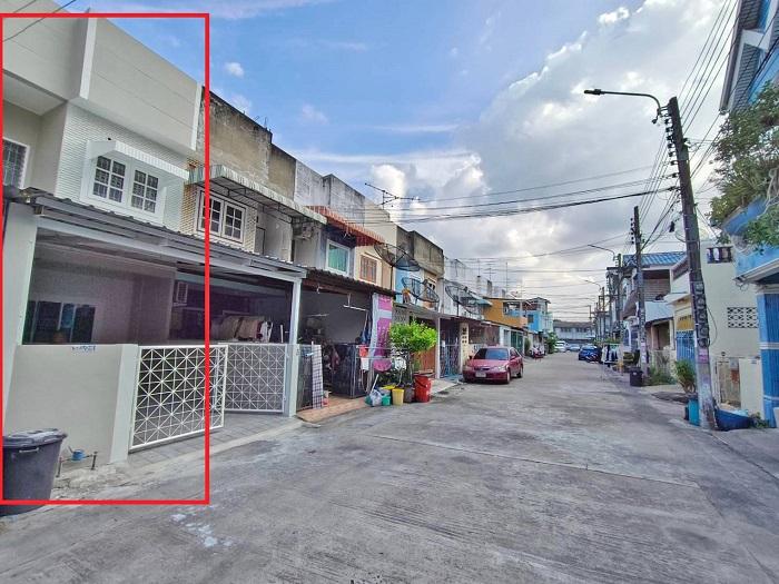 ขายทาวน์เฮ้าส์ 2 ชั้น ซอยอำนวย 5 แยกจรัญสนิทวงศ์ 37 ราคาถูก 1