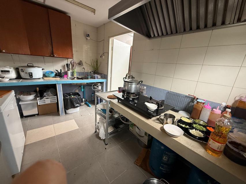 เซ้งร้านอาหาร ทำเลทองใจกลางเมืองปากซอยอ่อนนุช 19 พื้นที่ 65 ตรม. ส่วนครัวแยก อุปกรณ์ครบ มีที่จอดรถ 8