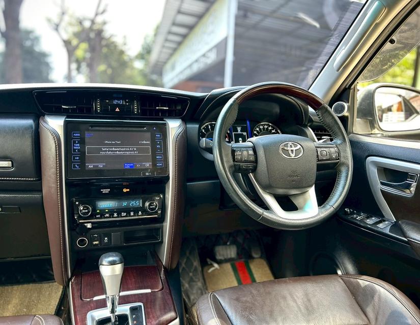 Toyota Fortuner 2.4V ปี17 รูปที่ 12