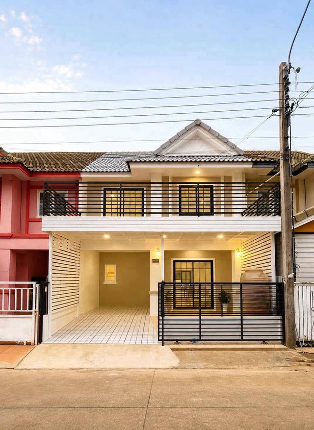 ทำเลบางใหญ่ ซอยกันตนาหมู่บ้านพฤกษา25  ซอยกันตนา บางใหญ่ทาวน์เฮาส์   2 ชั้น ตกแต่งใหม่พร้อมอยู่ 1